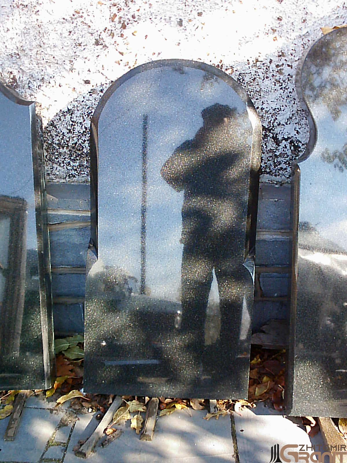 Einzelnes Granitdenkmal - Bogen Einzelnes Granitdenkmal - Bogen