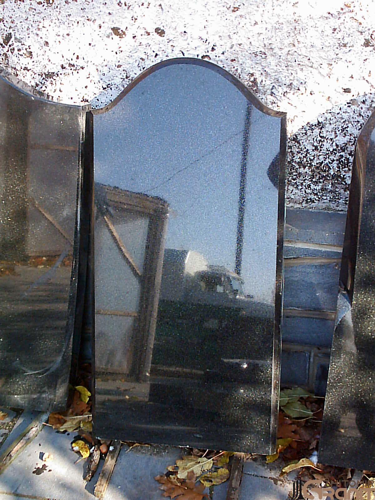 Single granite monument - Niche Single granite monument - Niche