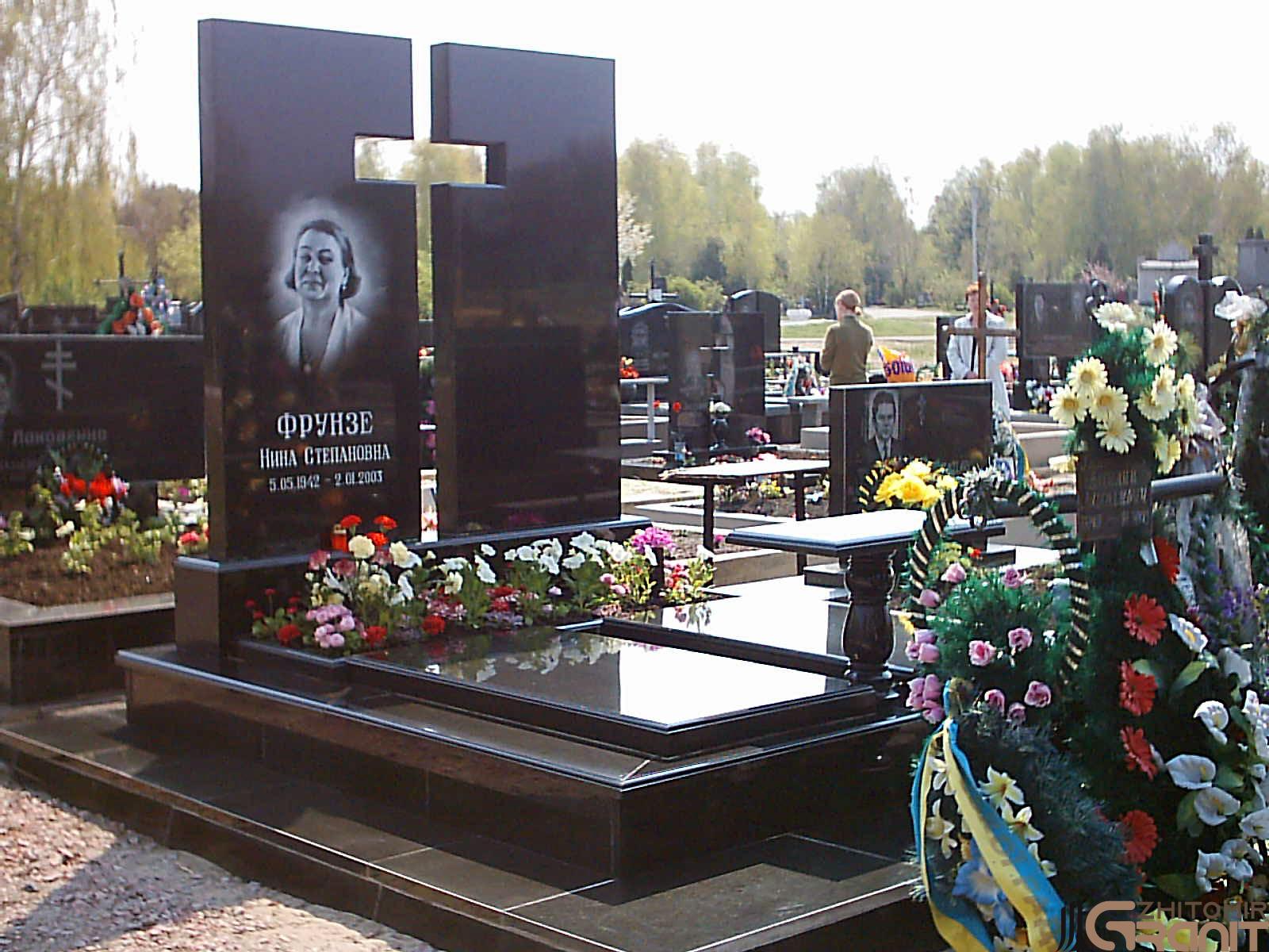 Double granite monument - Infinity Double granite monument - Infinity