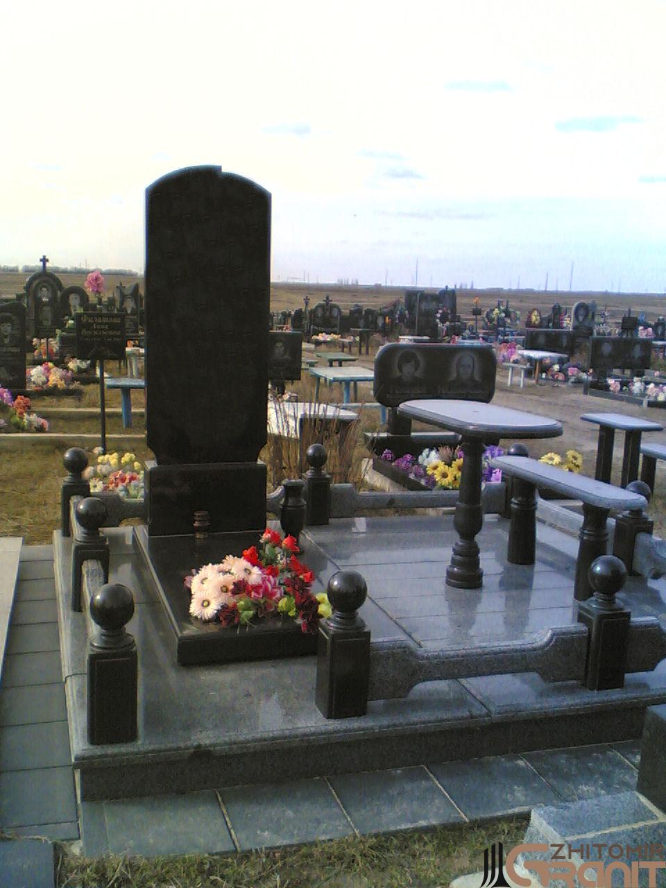 Single granite monument - Epitaph Single granite monument - Epitaph