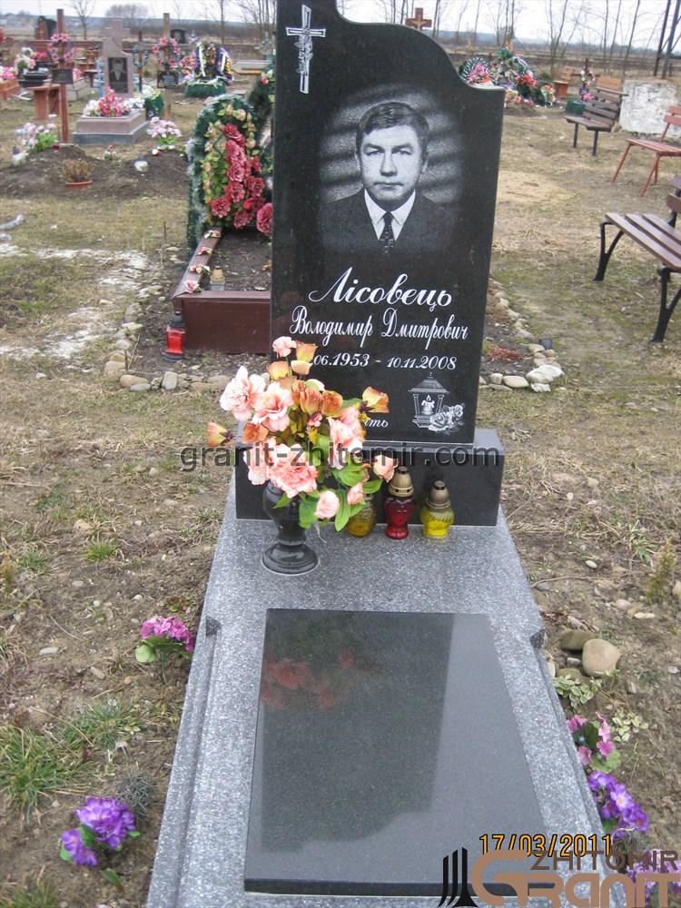 Одинарний гранітний пам'ятник - Барельєф Одинарний гранітний пам'ятник - Барельєф