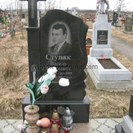 Single granite monument - Orthodox cross