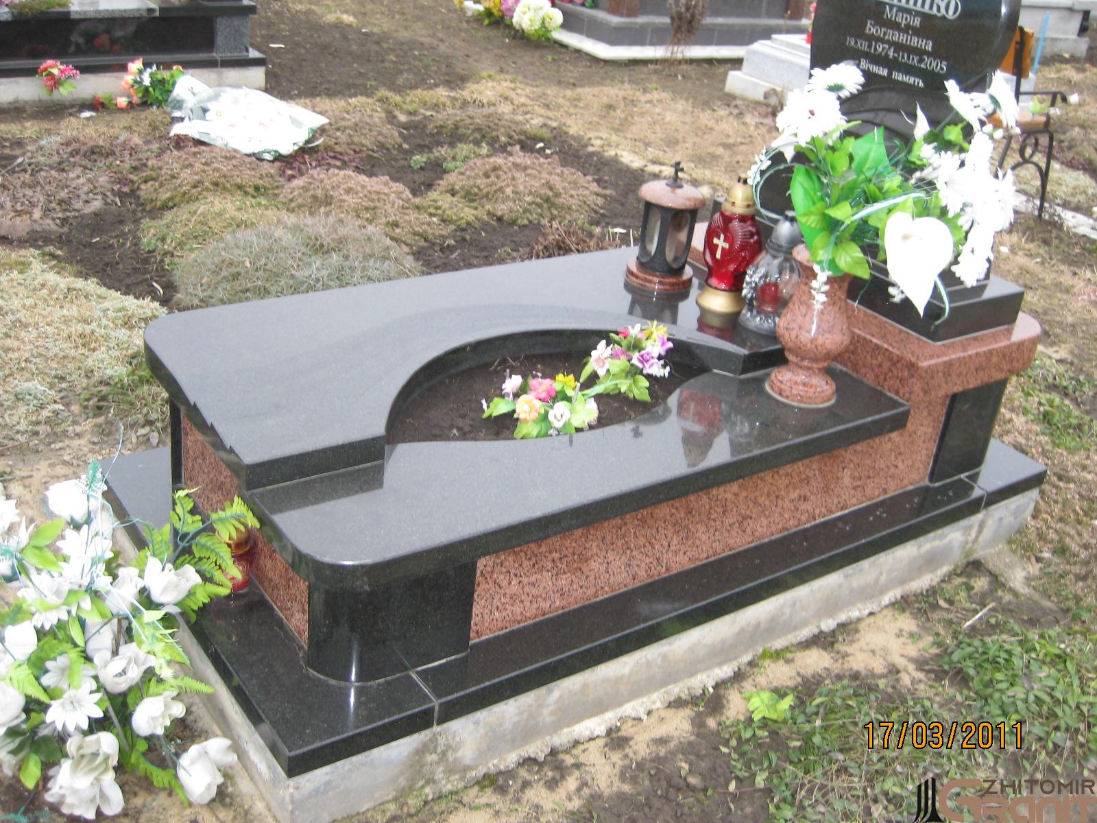 Одинарний гранітний пам'ятник - Лебідь Одинарний гранітний пам'ятник - Лебідь
