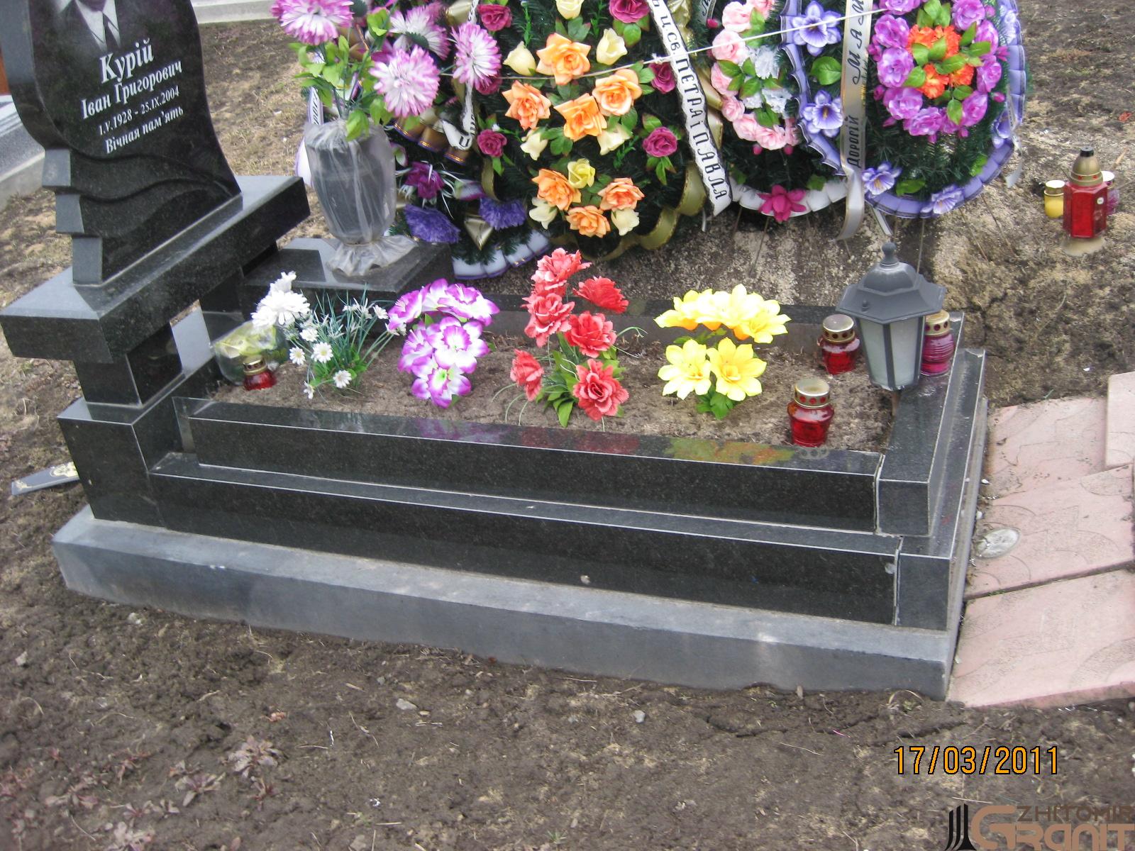 Single granite monument - Memorial Single granite monument - Memorial