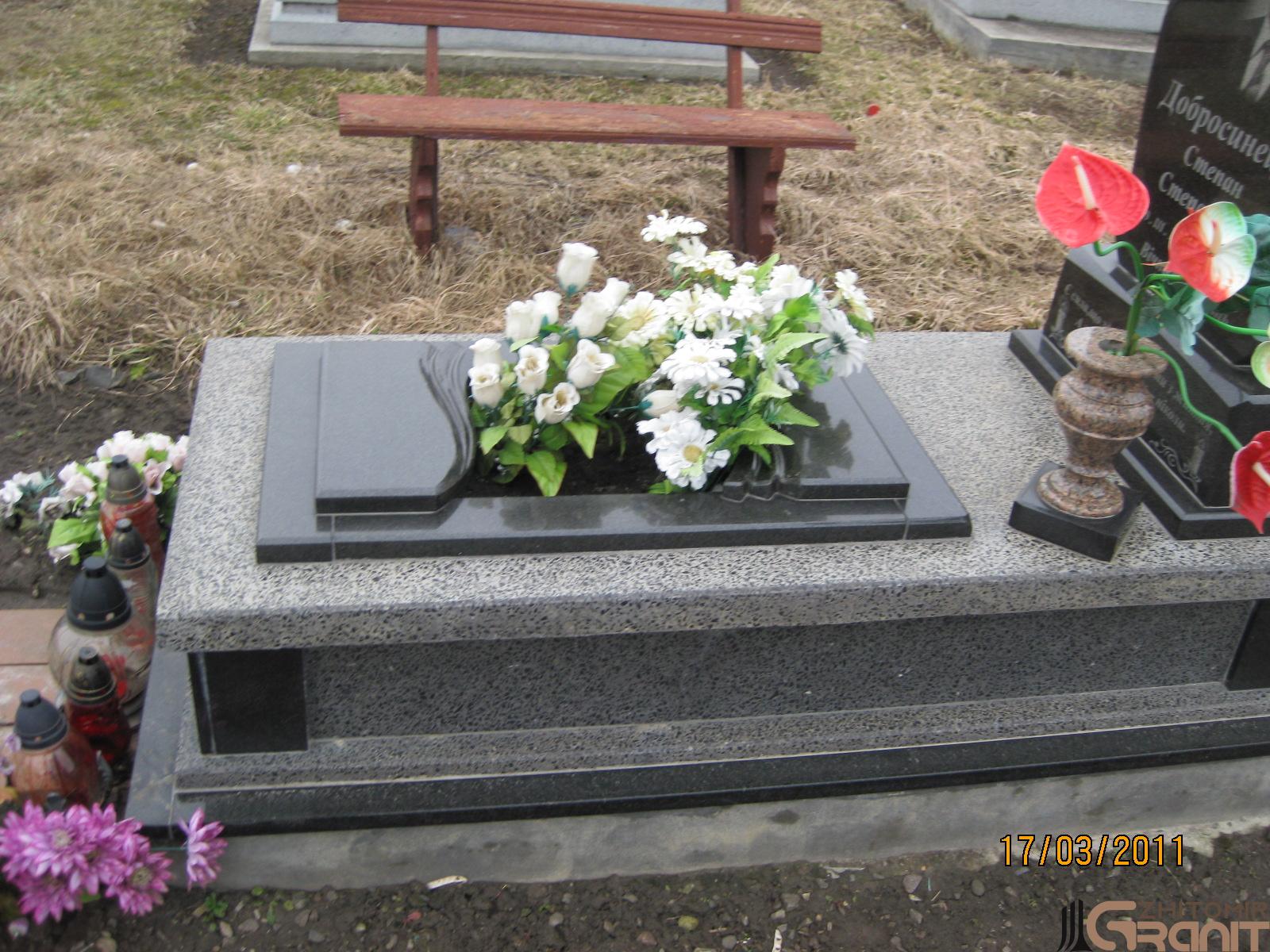 Single granite monument - Eternal Sleep Single granite monument - Eternal Sleep