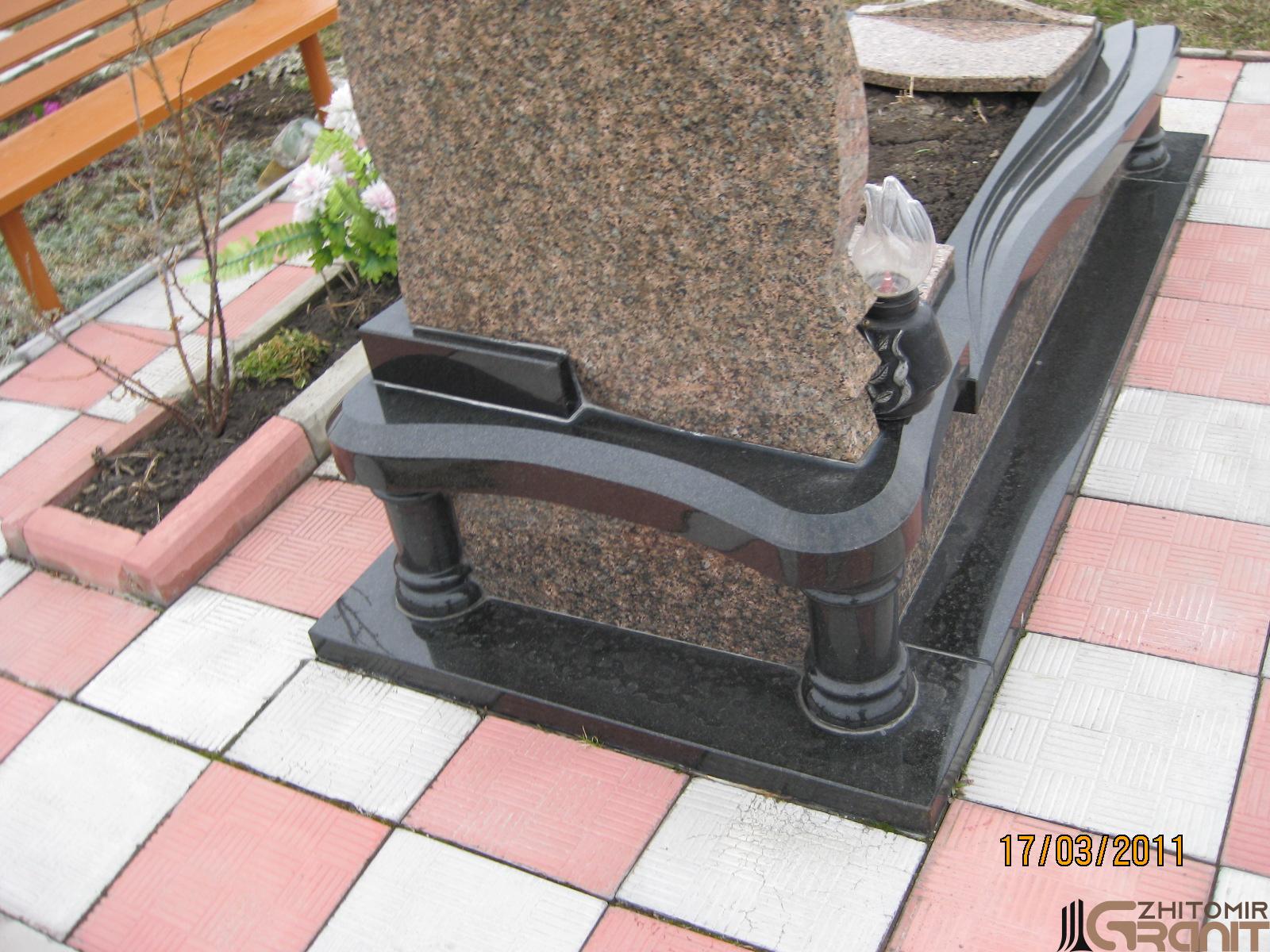 Single granite monument - Two hearts Single granite monument - Two hearts