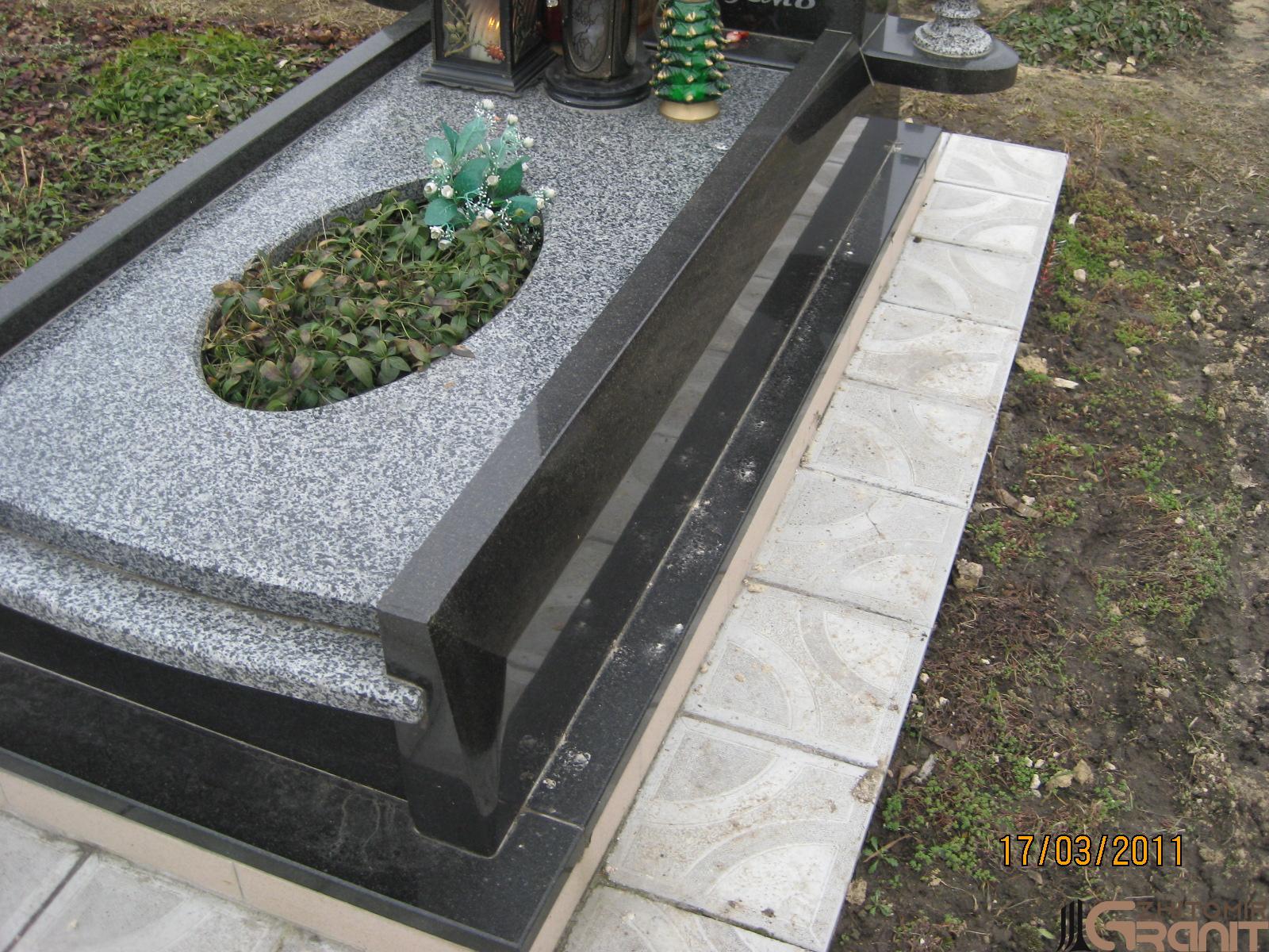 Single granite monument - Classic Single granite monument - Classic