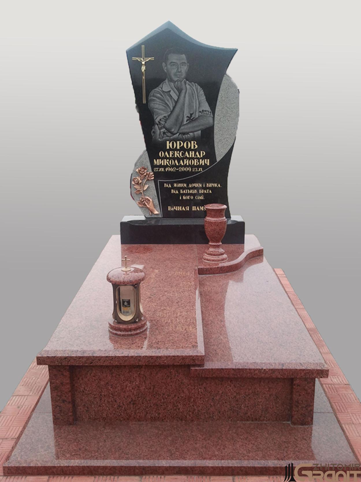 Single granite monument - Roses in the hand Single granite monument - Roses in the hand